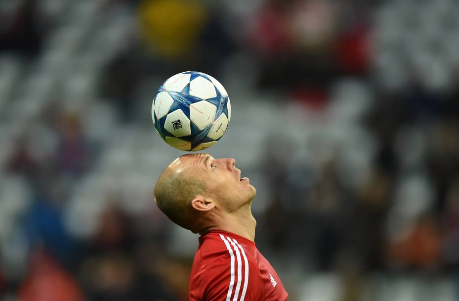Il funambolo Arjen Robben, Bayern Monaco, prima del match di Champions League contro i greci dell&#39;Olympiakos (Afp)